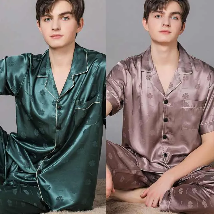 جديد مخصص بأزرار أسفل بيجامة ملابس المنزل . New Custom Button Down Pajama Homewear