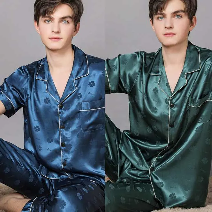 جديد مخصص بأزرار أسفل بيجامة ملابس المنزل . New Custom Button Down Pajama Homewear