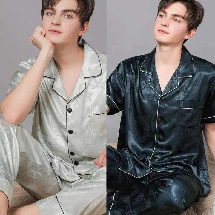 جديد مخصص بأزرار أسفل بيجامة ملابس المنزل . New Custom Button Down Pajama Homewear